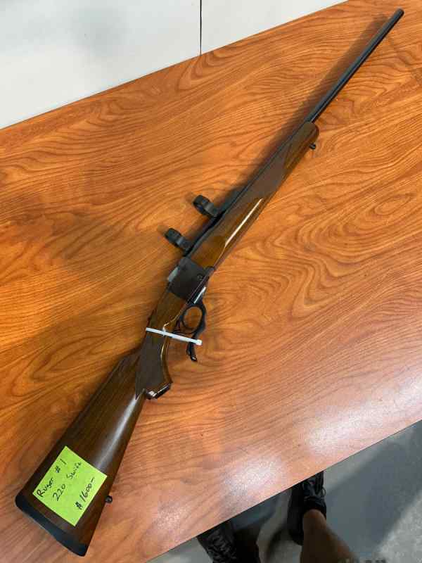 3 Ruger No.1 rifles